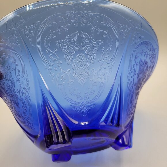 1930s Royal Lace Hazel Atlas Cobalt Blue Salad Bowl Three Toed Depression Era - Picture 7 of 7